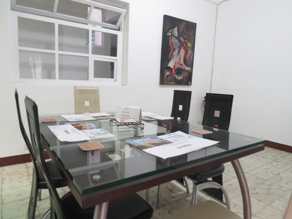 Hostal Casa Prado เมเดยิน ภายนอก รูปภาพ