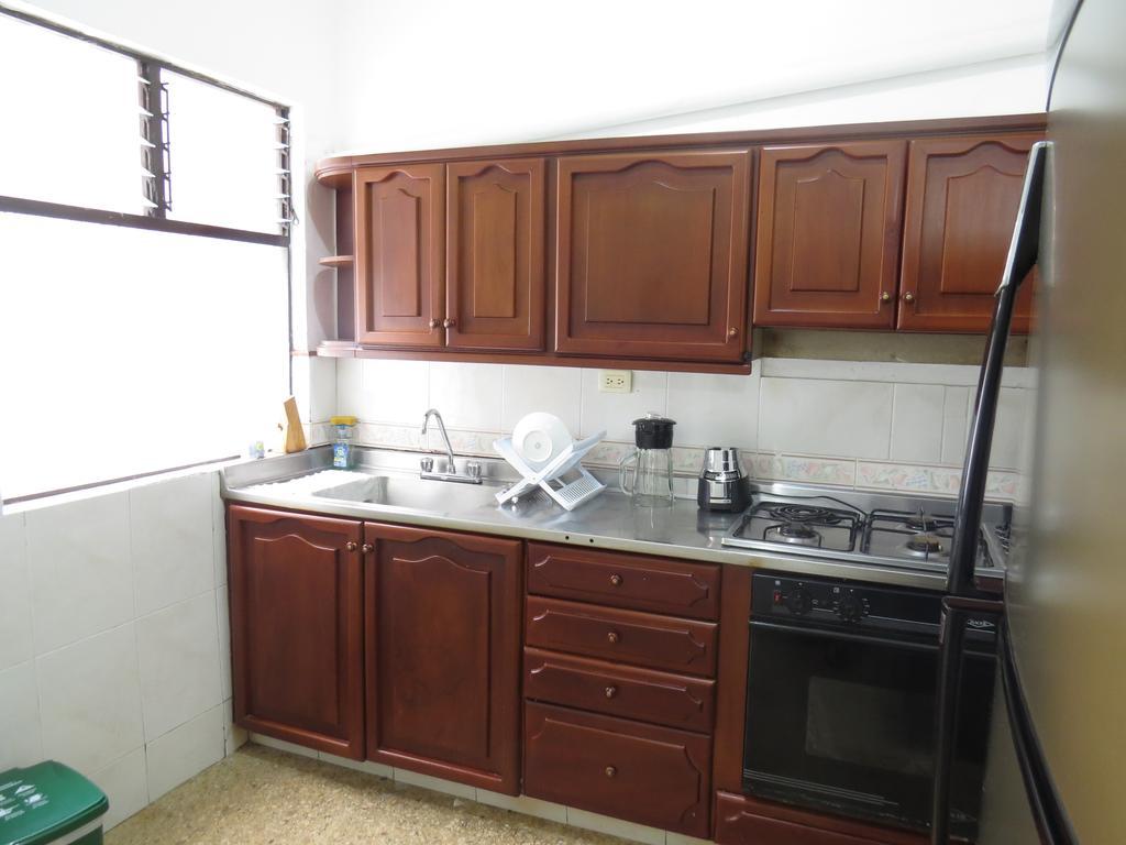 Hostal Casa Prado เมเดยิน ภายนอก รูปภาพ